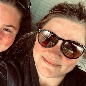 Meet your Posher, Christina